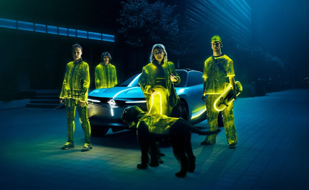 «Живопись светом» от Opel