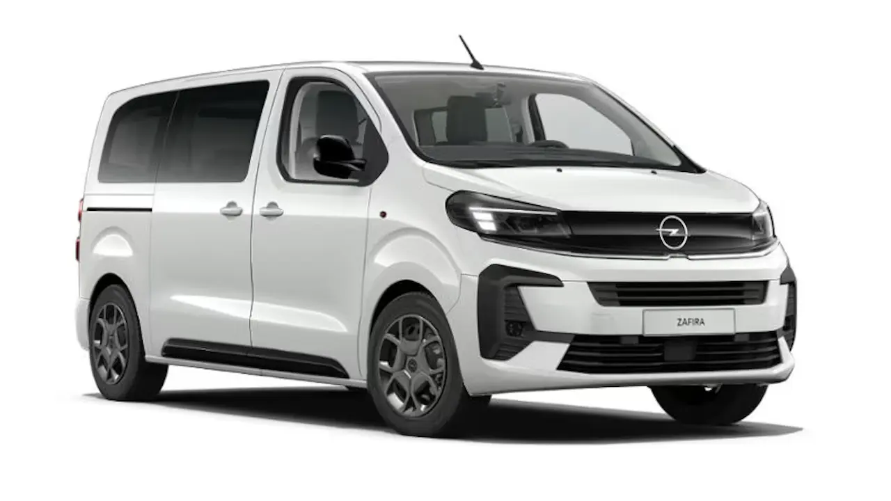 Белый Opel Zafira Life